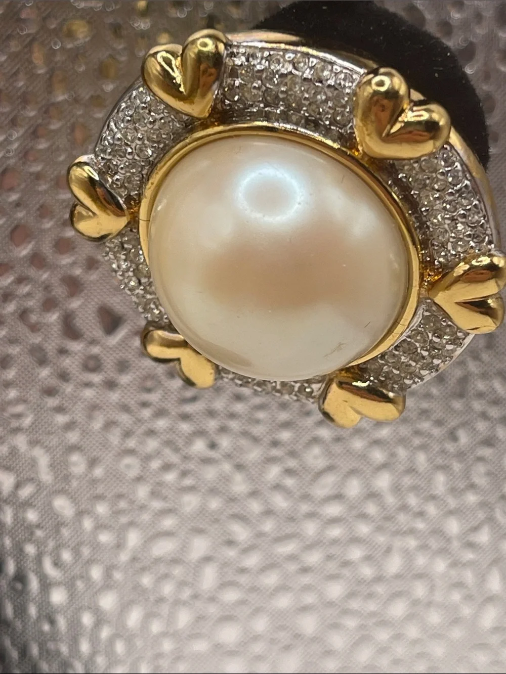 07.08.26-5 Nina Ricci  Faux Pearl Button Clip on &Goldtone Heart Accent Earrings